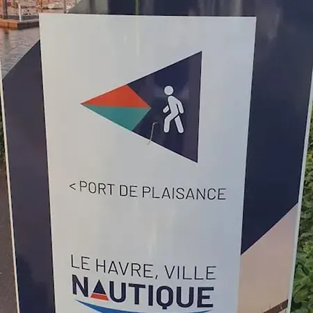 Holiday home Maisonnette Accueillante Au Havre Avec Terrasse Et Jardin 30 M²